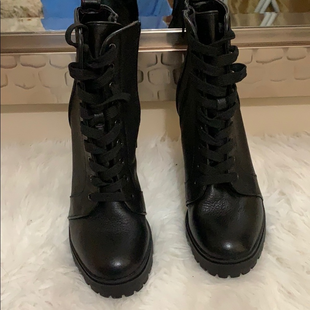Steve Madden Black booties